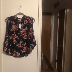 Women New NWOT Printed Top Size S